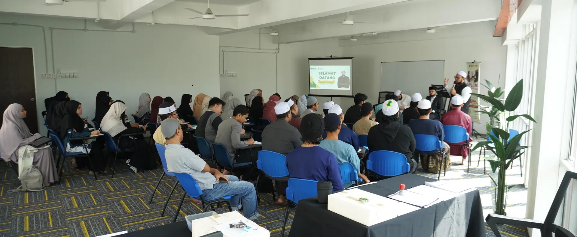 Sesi taklimat pelajar baharu program diploma pengajian Islam